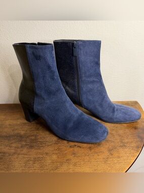 Donald J. Pliner Jia ankle boots 2 1/2 inch block heel 9.5 Blue Suede Snakeskin